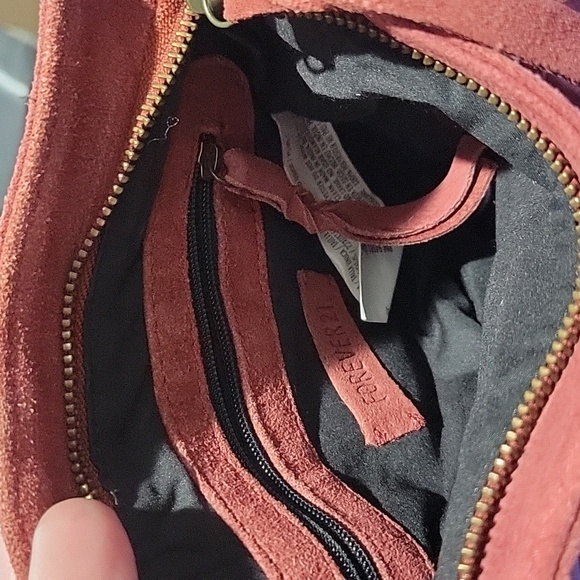 Forever 21 faux suede 1 strap bag - Picture 3 of 3